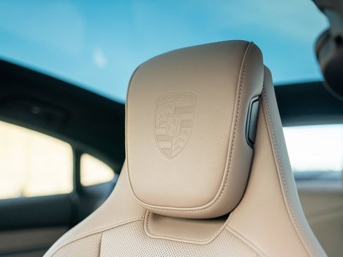 Used 2025 Porsche Taycan image 13