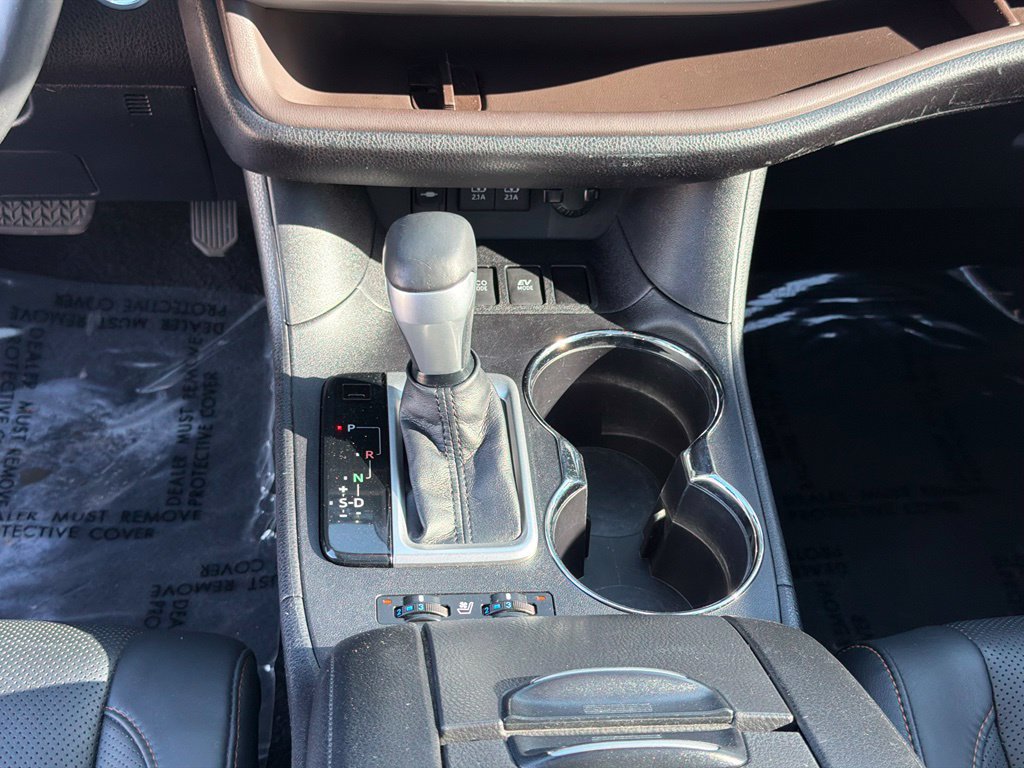 Used 2017 Toyota Highlander Limited Platinum w/ Carpet Mat Package AWD/4WD image 19