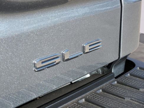 New 2026 GMC Sierra 1500 SLE w/ Preferred Package AWD/4WD image 11