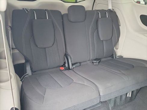 Certified 2023 Chrysler Voyager LX FWD image 19