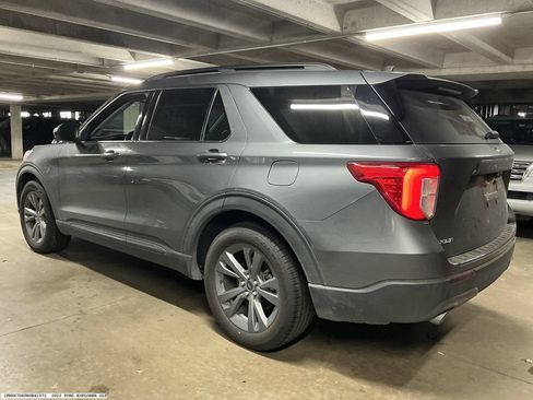 Used 2022 Ford Explorer XLT w/ Equipment Group 202A RWD image 5