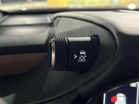 Certified 2025 Lexus ES 300h w/ Premium Package image 31