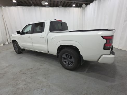 Used 2025 Nissan Frontier SV w/ SV Convenience Package AWD/4WD image 4