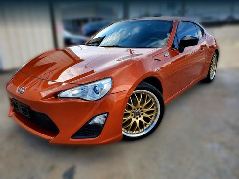 Used 2013 Scion FR-S RWD image 6