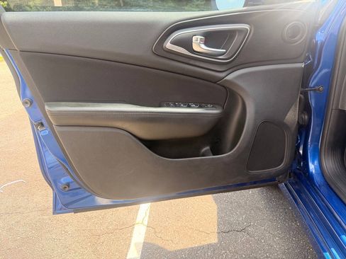 Used 2015 Chrysler 200 Limited FWD image 15