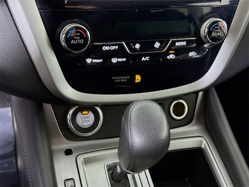 Used 2020 Nissan Murano S image 7