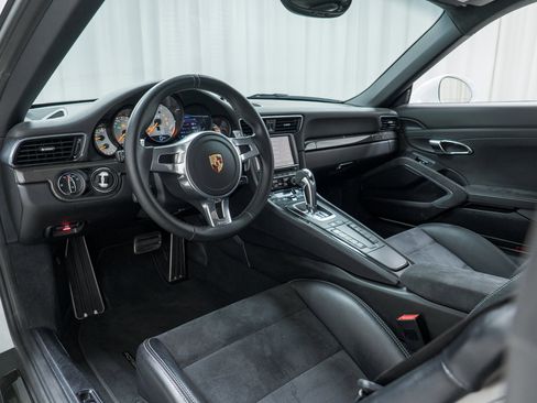 Certified 2014 Porsche 911 GT3 image 16