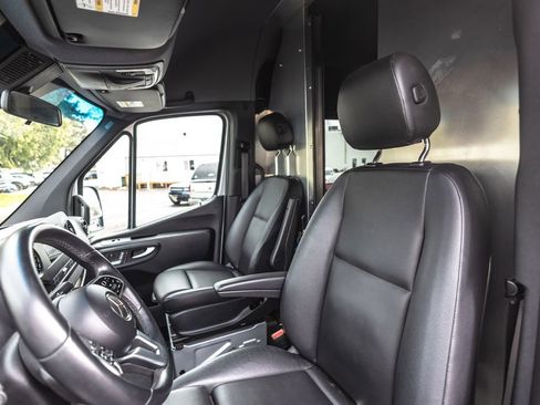Used 2019 Mercedes-Benz Sprinter 2500 image 20