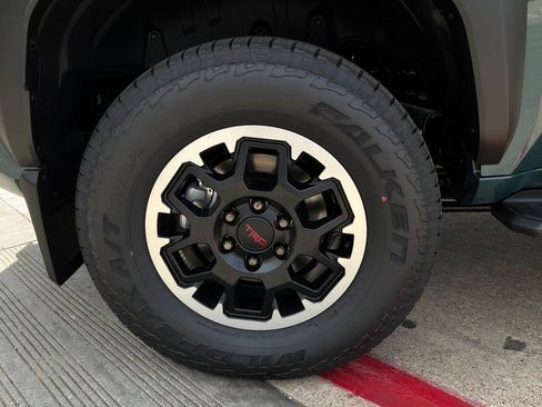 New 2026 Toyota 4Runner TRD Off-Road Premium AWD/4WD image 8