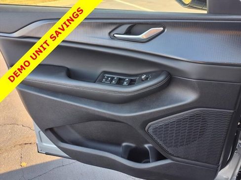 New 2025 Jeep Grand Cherokee image 13