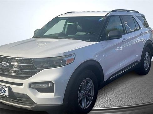Certified 2021 Ford Explorer XLT w/ Equipment Group 202A image 12