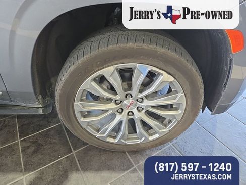 Used 2022 GMC Yukon Denali w/ Advanced Technology Package image 4