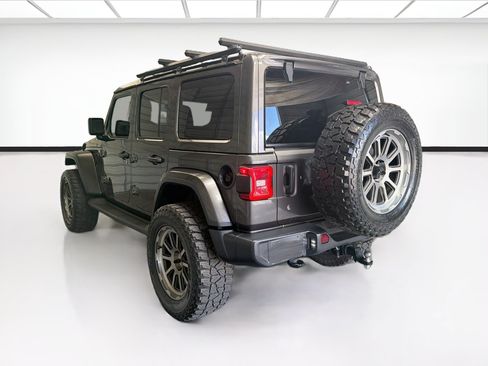 Used 2018 Jeep Wrangler Unlimited Sahara AWD/4WD image 6