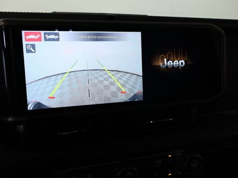 Used 2025 Jeep Gladiator Rubicon image 6