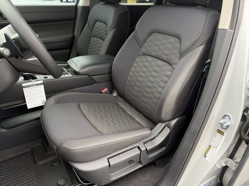 Certified 2025 Nissan Pathfinder S image 28