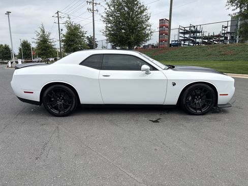 Used 2023 Dodge Challenger SRT Hellcat RWD image 10