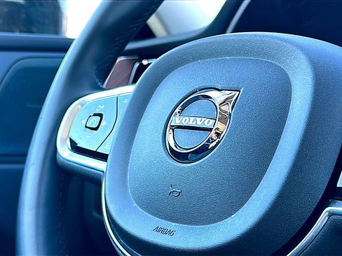 Used 2023 Volvo XC60 B5 Plus w/ Protection Package Premier image 31