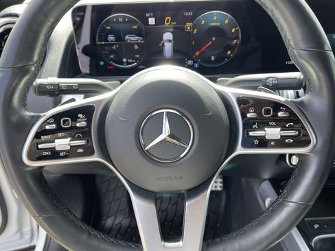 Used 2023 Mercedes-Benz GLB 250 4MATIC image 19