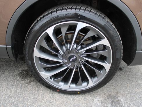 Used 2022 Lincoln Aviator Reserve w/ Equipment Group 201A image 12