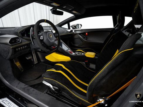 Used 2024 Lamborghini Huracan STO image 37