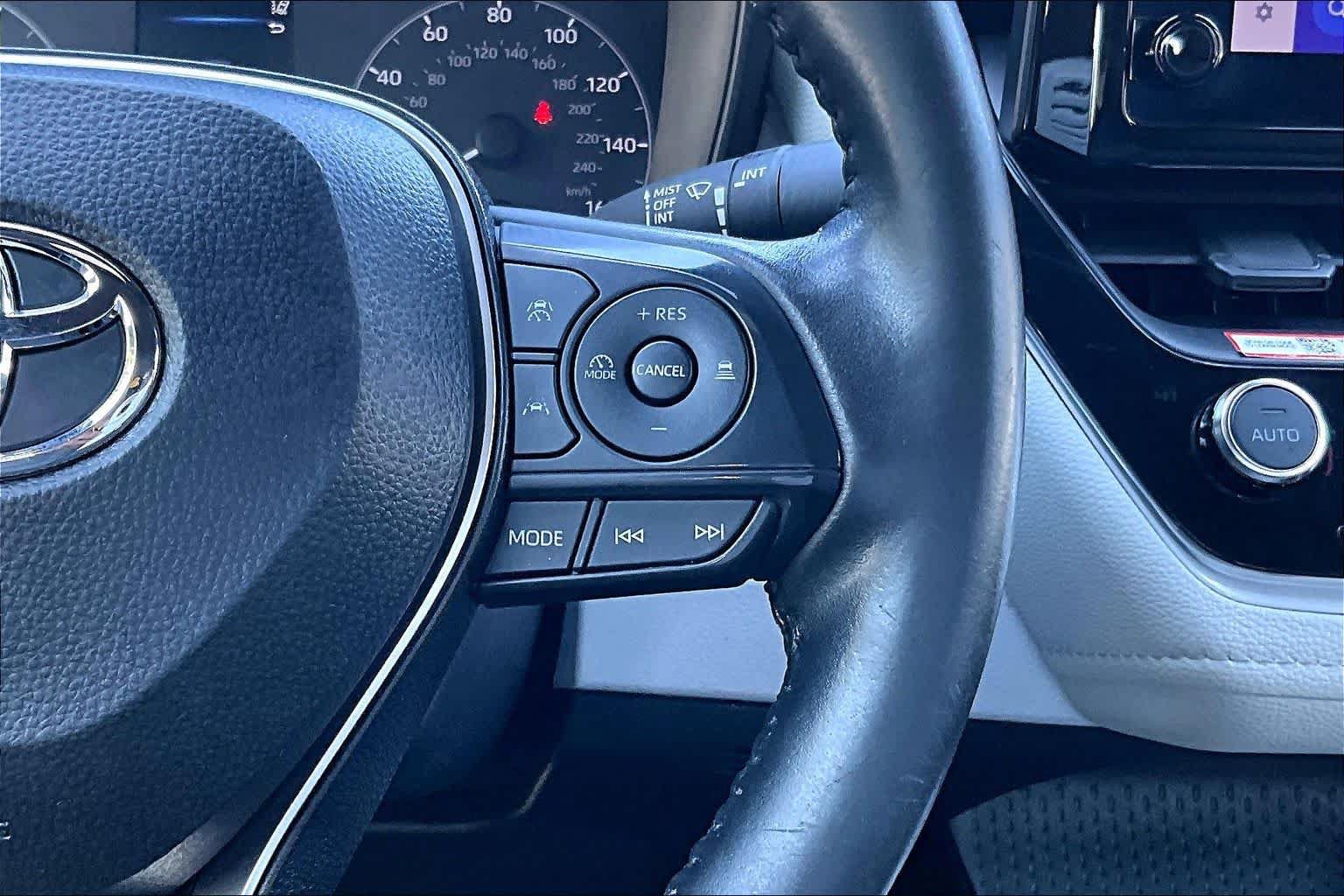 Certified 2025 Toyota Corolla SE FWD image 25