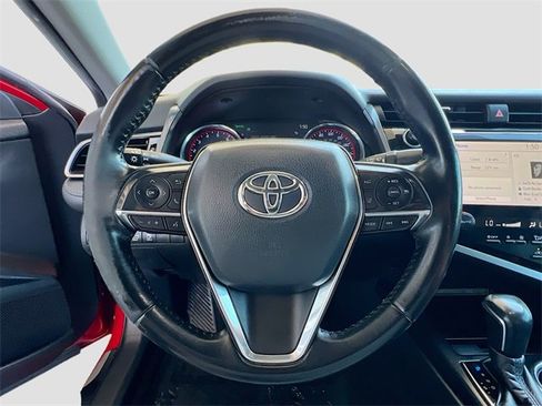Used 2019 Toyota Camry XSE image 11