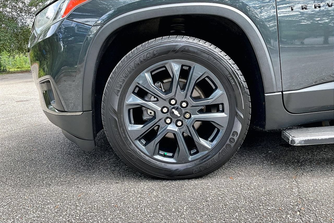 Used 2021 Chevrolet Traverse RS AWD/4WD image 35