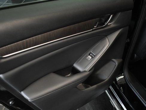 Used 2021 Honda Accord EX-L image 16