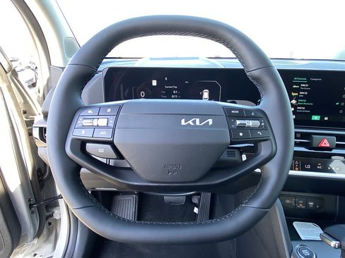 New 2026 Kia Sportage SX FWD image 15