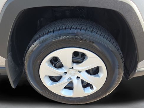 Certified 2025 Toyota RAV4 LE FWD image 32