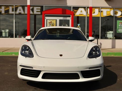 Used 2019 Porsche 718 Cayman image 2