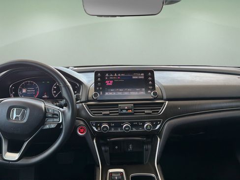 Used 2018 Honda Accord Touring image 5