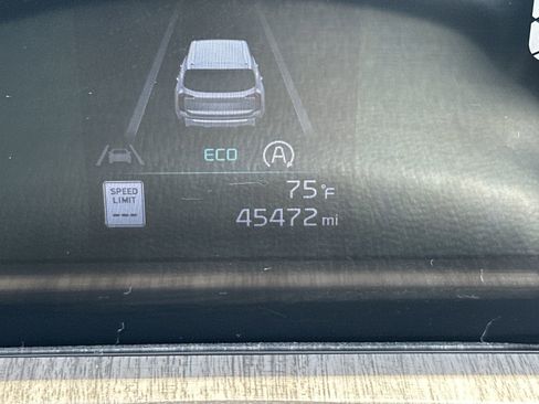 Used 2023 Kia Telluride EX w/ EX Captain's Chair Package FWD image 24