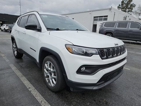 Certified 2025 Jeep Compass Latitude w/ Altitude Special Edition image 5
