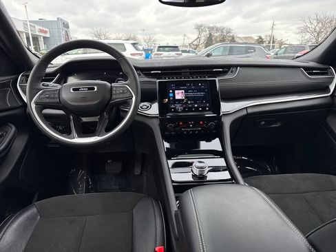 Certified 2023 Jeep Grand Cherokee L Laredo image 15