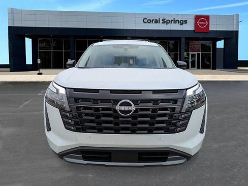New 2026 Nissan Pathfinder SL w/ SL Premium Package (P04) FWD image 8