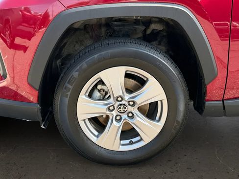 Used 2025 Toyota RAV4 XLE FWD image 27