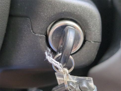 Used 2022 GMC Canyon Elevation Standard w/ Convenience Package image 30