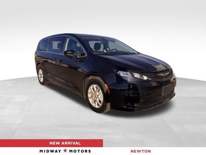 Used 2022 Chrysler Voyager LX
