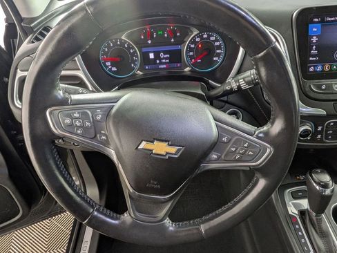 Used 2020 Chevrolet Equinox Premier image 17