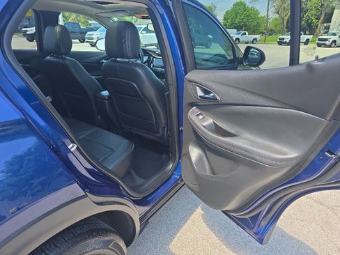 Used 2023 Buick Encore GX Essence w/ Experience Buick Package FWD image 41