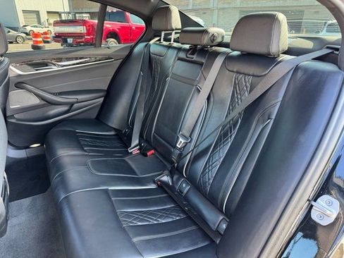 Used 2022 BMW 530i xDrive 530i xDrive w/ Premium Package image 16