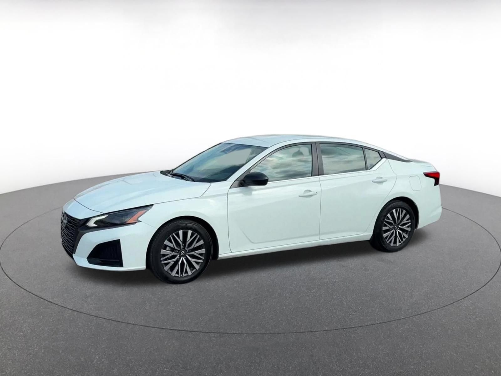 Used 2026 Nissan Altima 2.5 SV FWD image 7