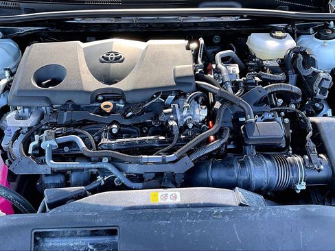 Used 2025 Toyota Camry LE image 10