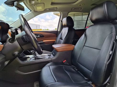 Used 2019 Chevrolet Traverse High Country AWD/4WD image 29