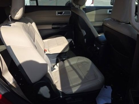 Used 2020 Ford Explorer Limited image 32