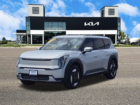Used 2024 Kia EV9 Wind AWD/4WD image 4