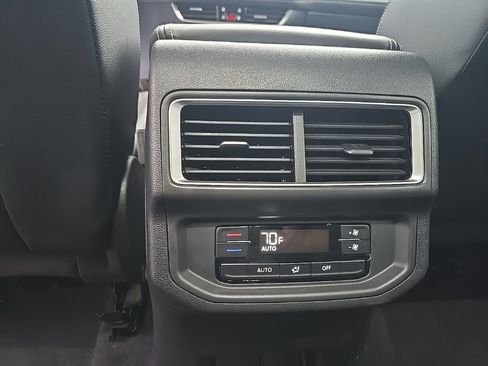 Used 2024 Volkswagen Atlas SE image 20