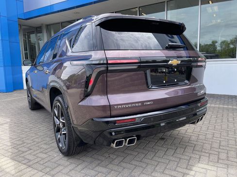 Used 2025 Chevrolet Traverse High Country w/ LPO, Floor Liner Package AWD/4WD image 3