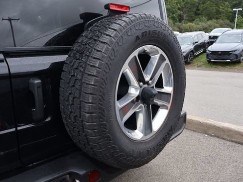 Used 2021 Jeep Wrangler Unlimited Sahara w/ Cold Weather Group AWD/4WD image 8